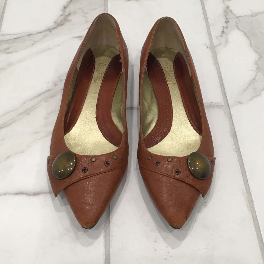 Kenneth Cole pointed toe flats. Size 7